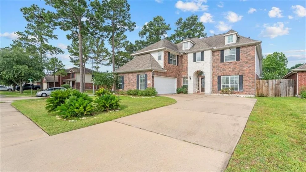 Unit for sale at 19603 Pitchstone Drive, Tomball, TX 77377