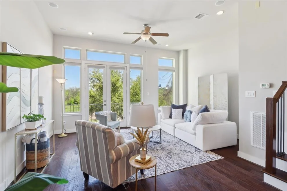 Unit for sale at 149 E 2nd Street, Houston, TX 77007