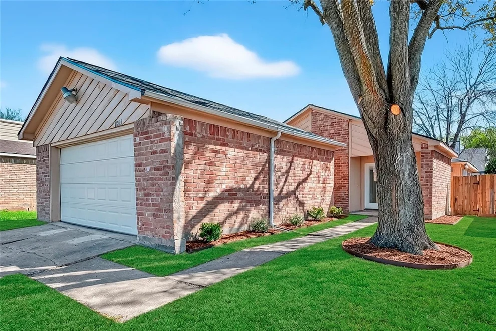 Unit for sale at 12815 Maxfield Drive, Houston, TX 77082