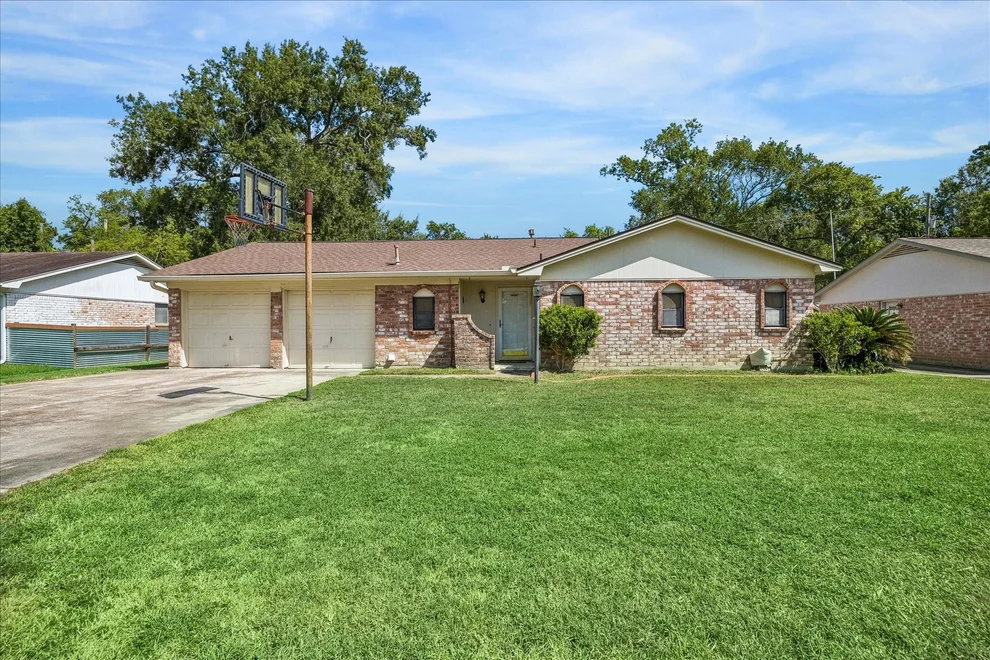 Unit for sale at 735 Pas Trail, Huffman, TX 77336