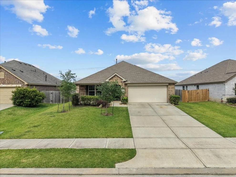 Unit for sale at 630 Harbor Colony Lane, La Marque, TX 77568
