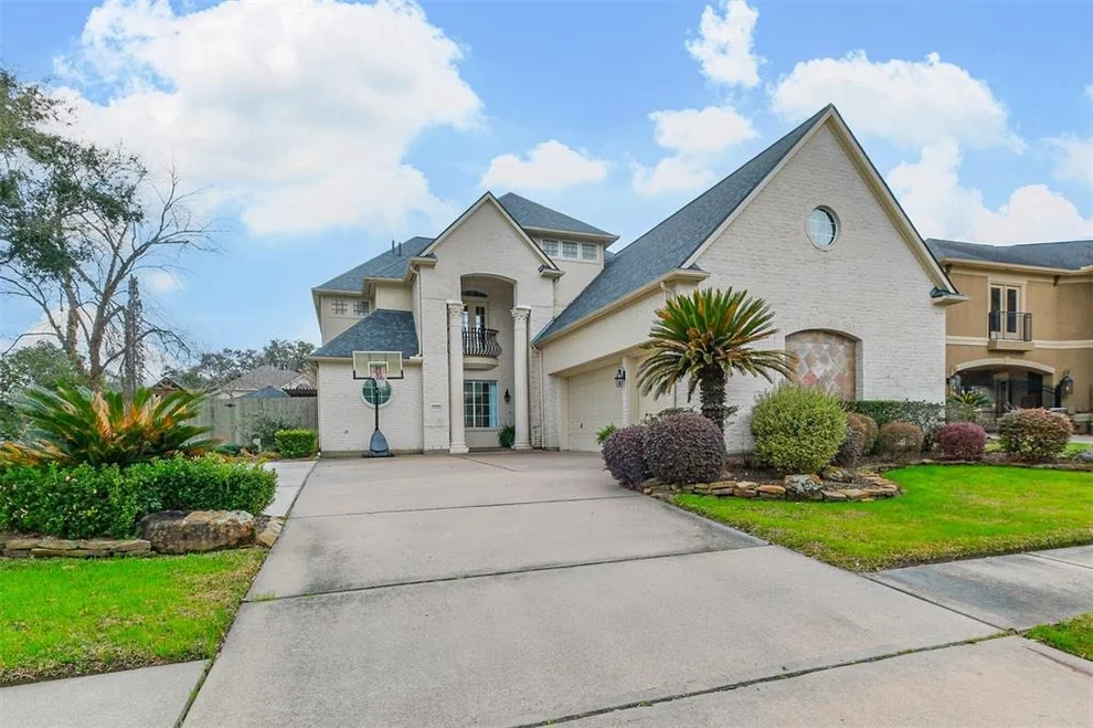 Unit for sale at 2312 Columbia Circle, League City, TX 77573