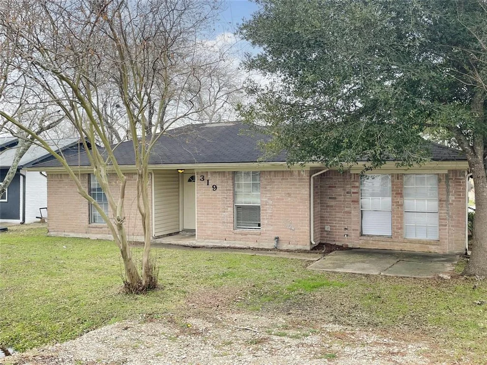Unit for sale at 319 N 9th Street, Beasley, TX 77417