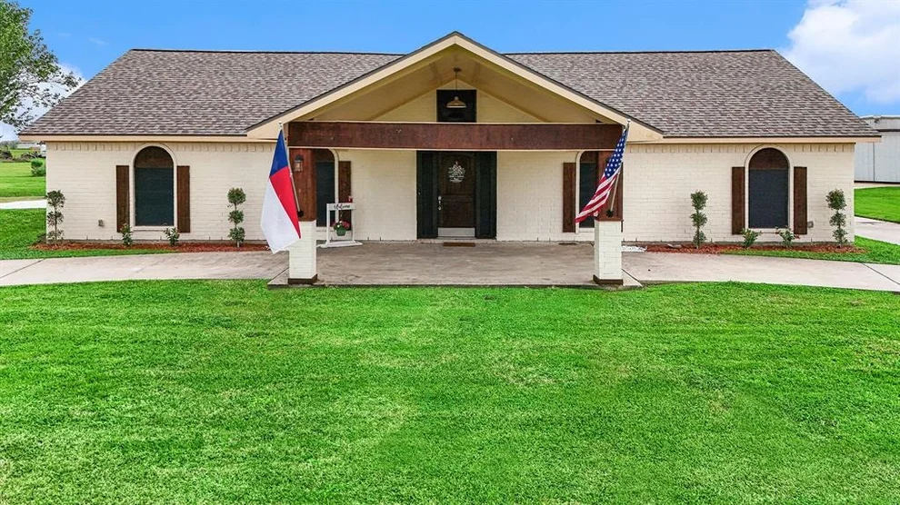 Unit for sale at 4206 Lawrence Road, Beach City, TX 77523
