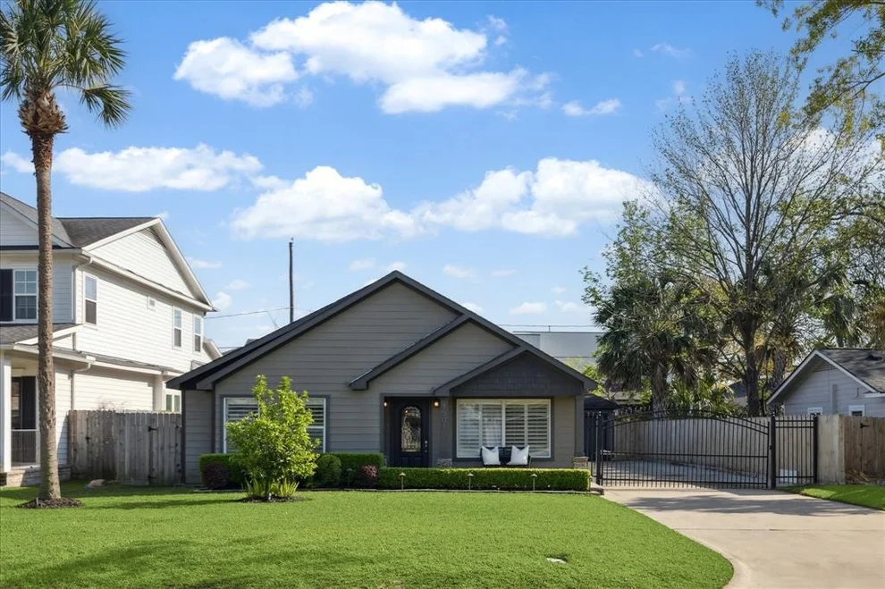 Unit for sale at 1501 Ebony Lane, Houston, TX 77018