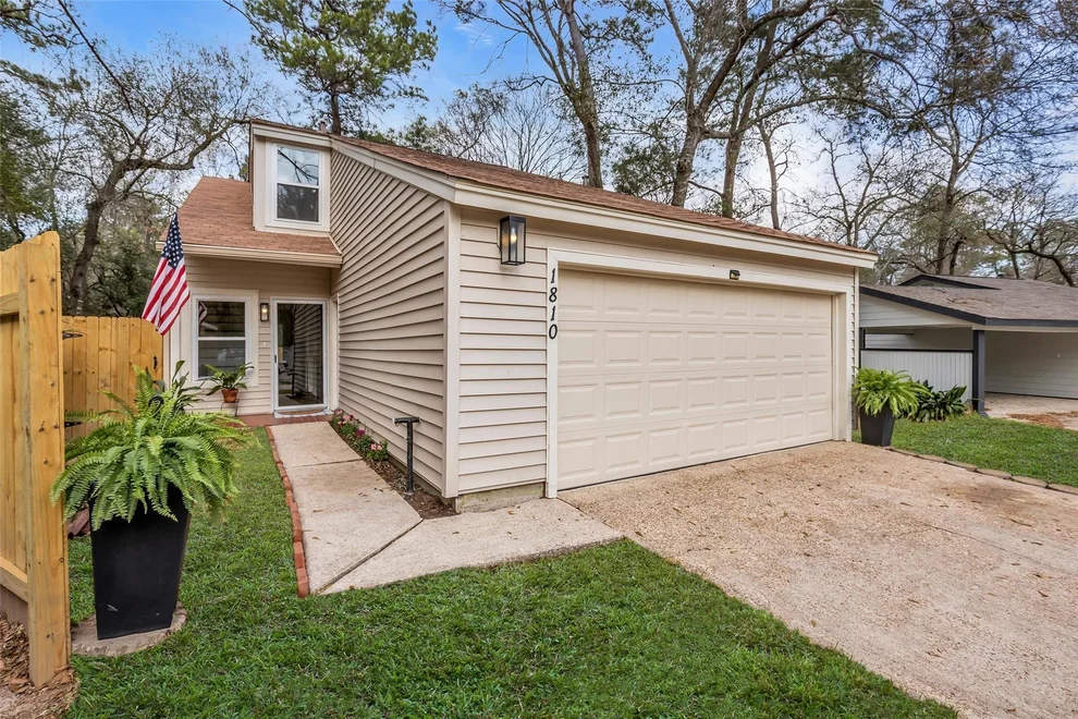 Unit for sale at 1810 N Red Cedar Circle, The Woodlands, TX 77380