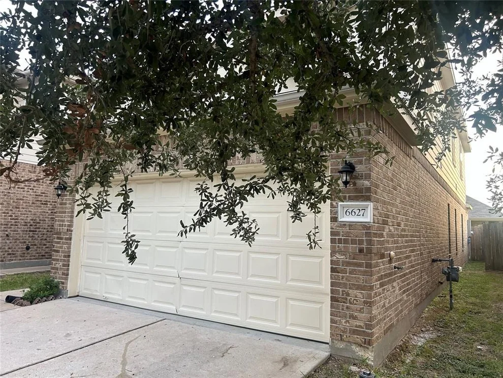 Unit for sale at 6627 Sharpstone Creek Lane, Houston, TX 77084