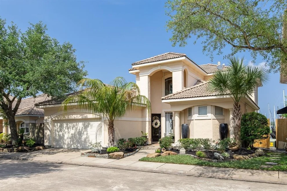 Unit for sale at 305 Harborside Circle, Kemah, TX 77565