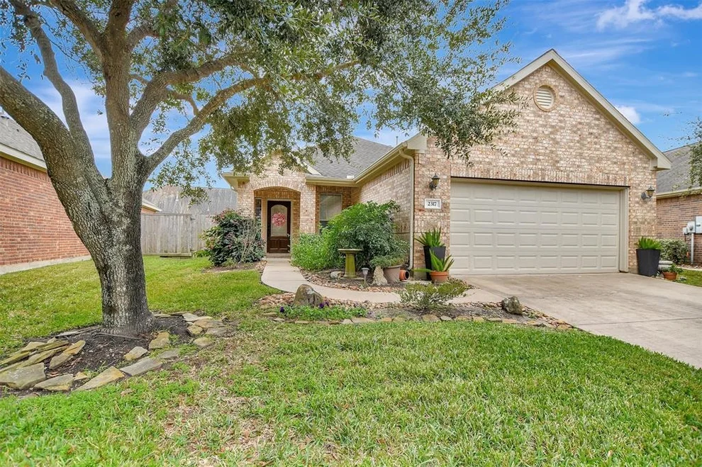 Unit for sale at 2317 Messina Drive, Pearland, TX 77581