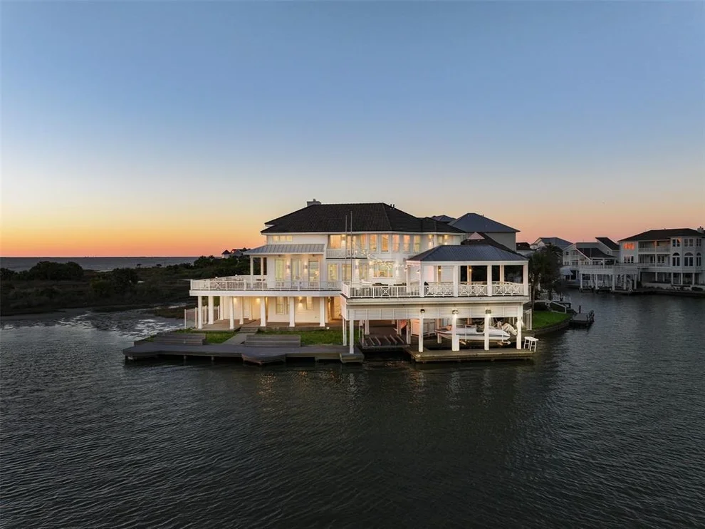 Unit for sale at 3436 Treasure Circle, Galveston, TX 77554