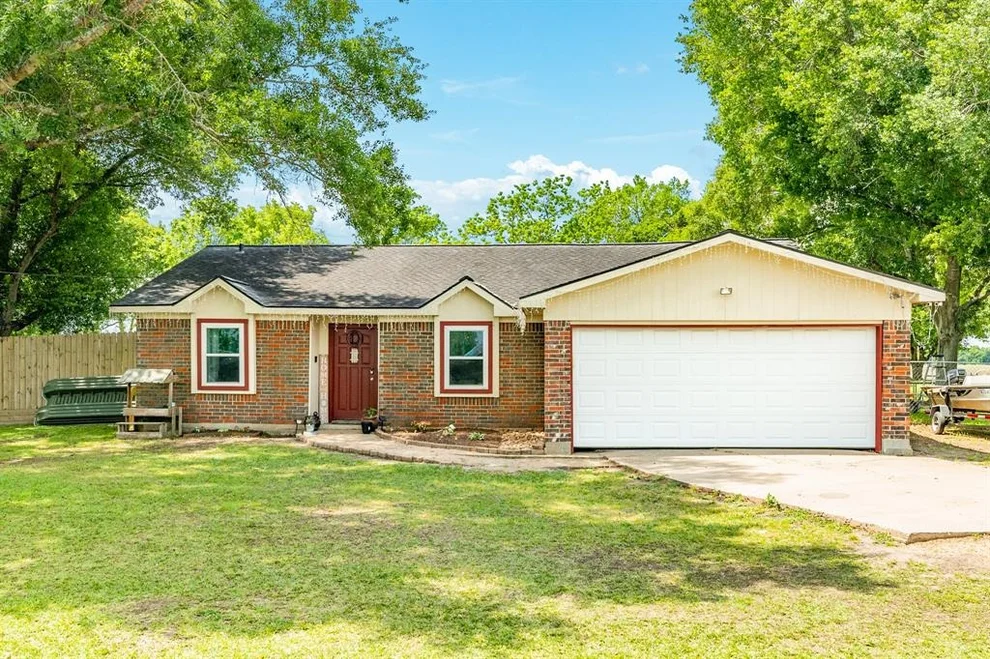 Unit for sale at 20108 Highway 36, Guy, TX 77444