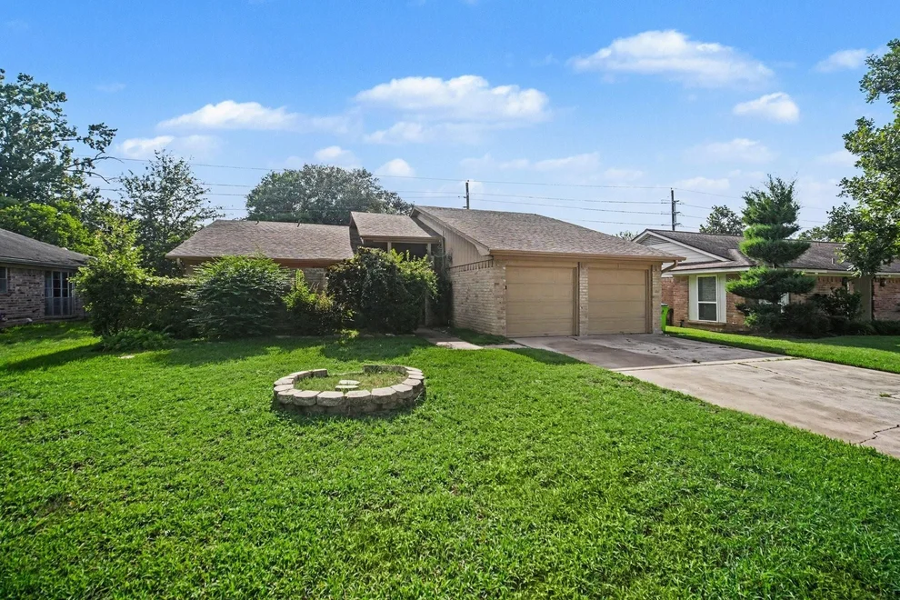 Unit for sale at 5111 Blueberry Hill Drive, Houston, TX 77084