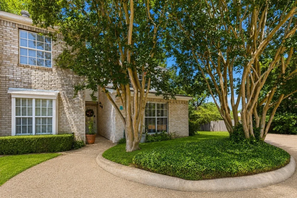 Unit for sale at 1401 Avenue O, Huntsville, TX 77340