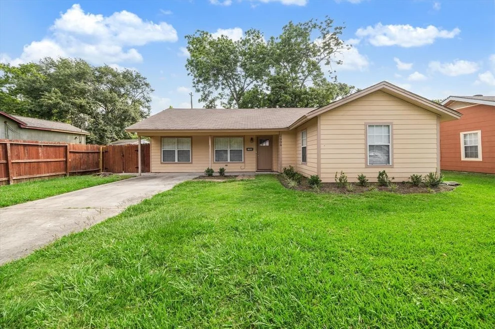 Unit for sale at 1904 Kansas Street, Baytown, TX 77520