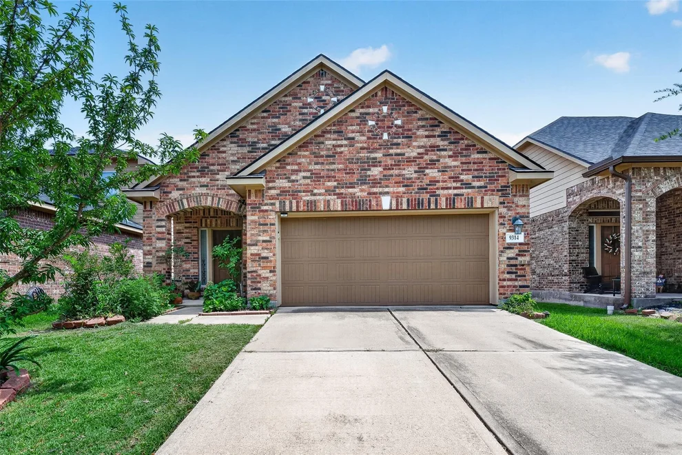 Unit for sale at 9314 Fuqua Ridge Lane, Houston, TX 77075