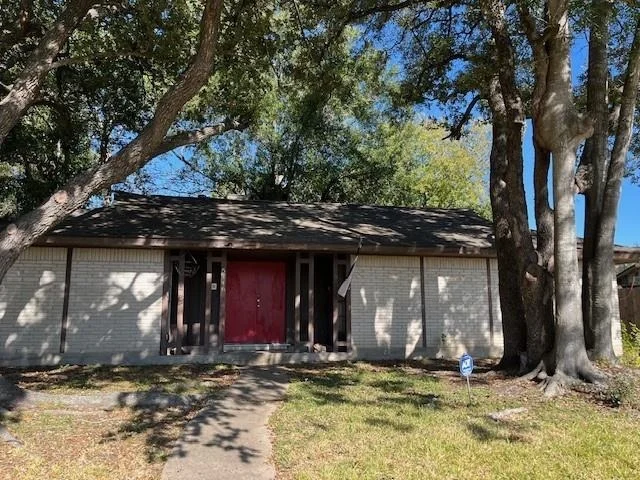 Unit for sale at 5446 Loch Lomond Drive, Houston, TX 77096