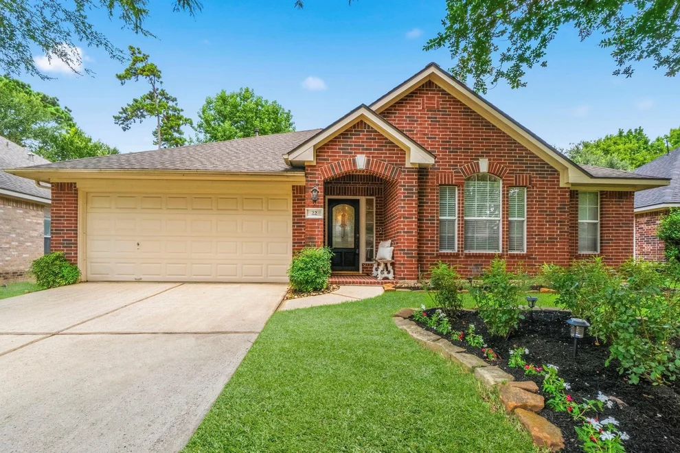 Unit for sale at 22 Heron Hollow Court, The Woodlands, TX 77382