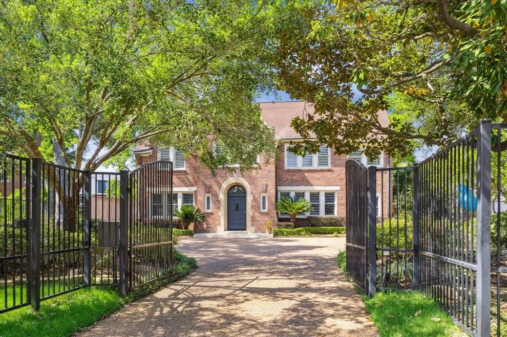 Unit for sale at 2510 Inwood Drive, Houston, TX 77019