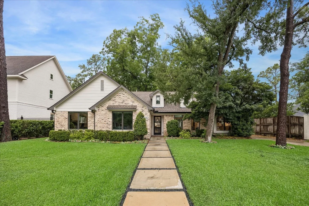 Unit for sale at 339 Wycliffe Drive, Houston, TX 77079