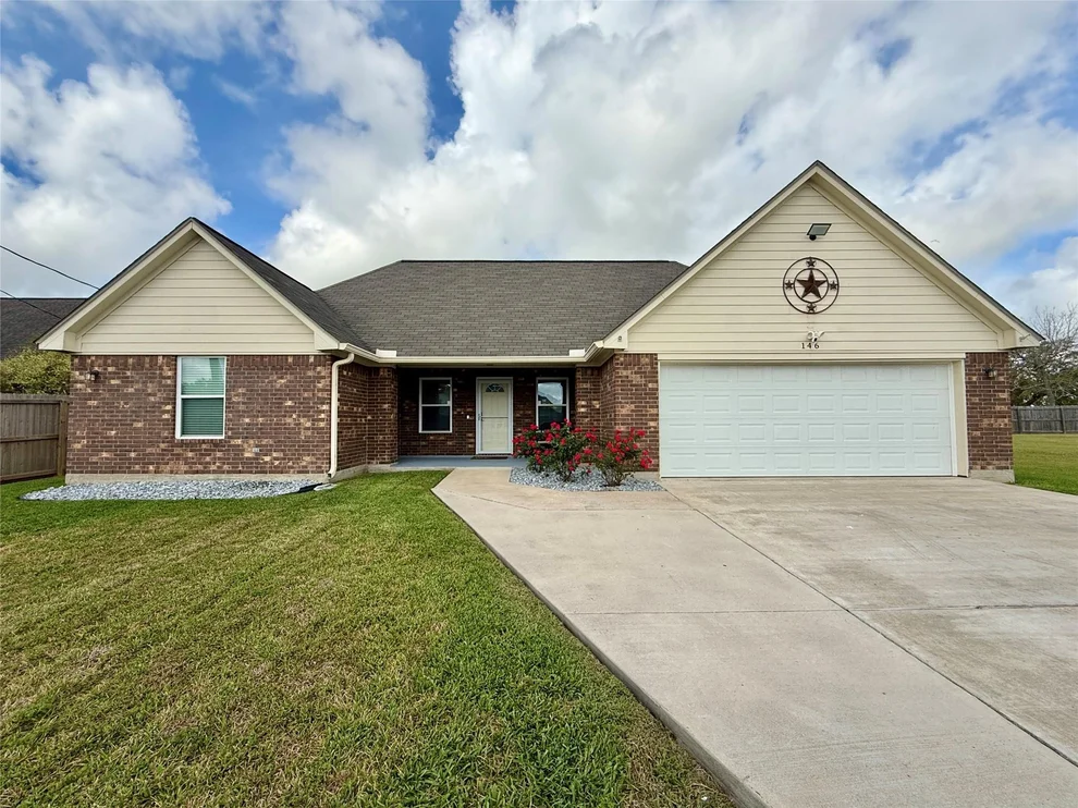 Unit for sale at 146 Ellis Lane, West Columbia, TX 77486