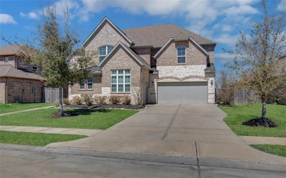 Unit for sale at 7207 Lake View Terrace Drive, Pearland, TX 77584