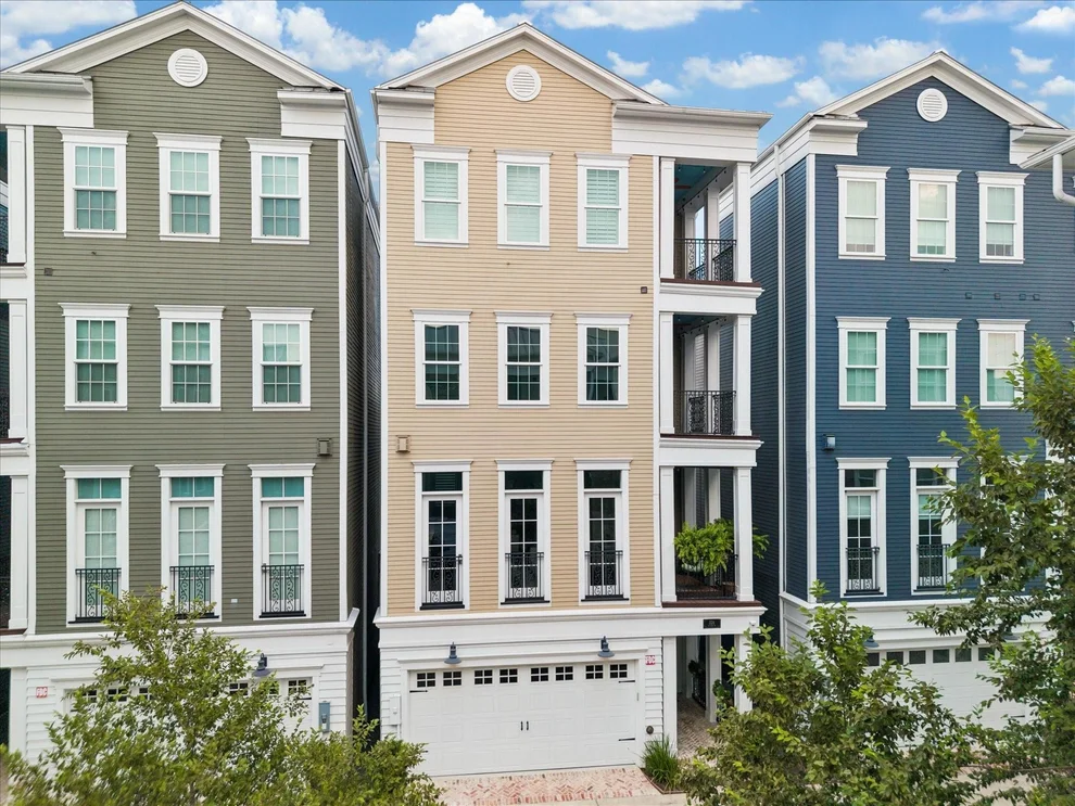 Unit for sale at 326 W 18th Street, Houston, TX 77008