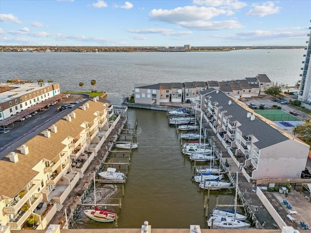 Unit for sale at 4749 Nasa Parkway, Seabrook, TX 77586
