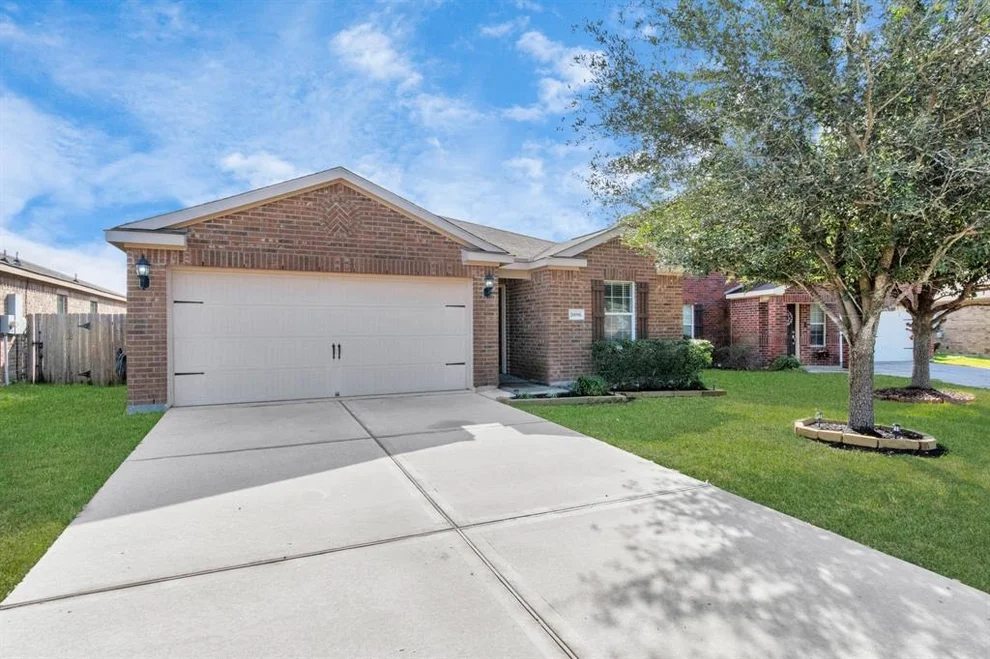 Unit for sale at 28996 San Bernard River Loop, Spring, TX 77386