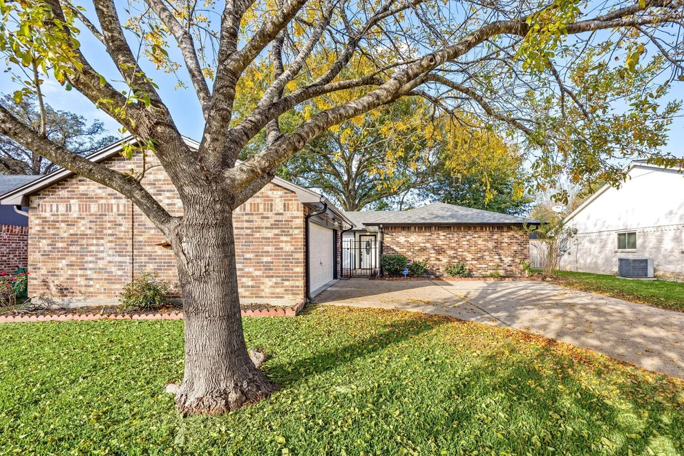 Unit for sale at 5715 Walnutgate Drive, Spring, TX 77373