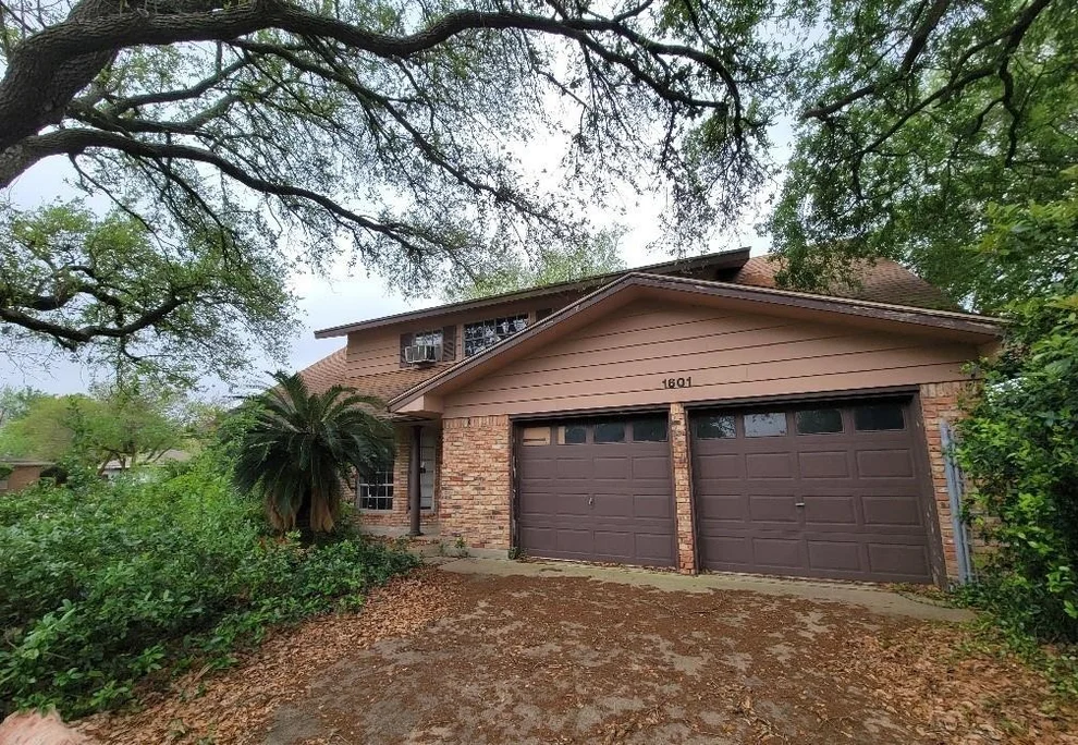 Unit for sale at 1601 15th Street N, Texas City, TX 77590