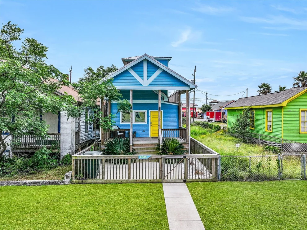 Unit for sale at 2909 Avenue R, Galveston, TX 77550