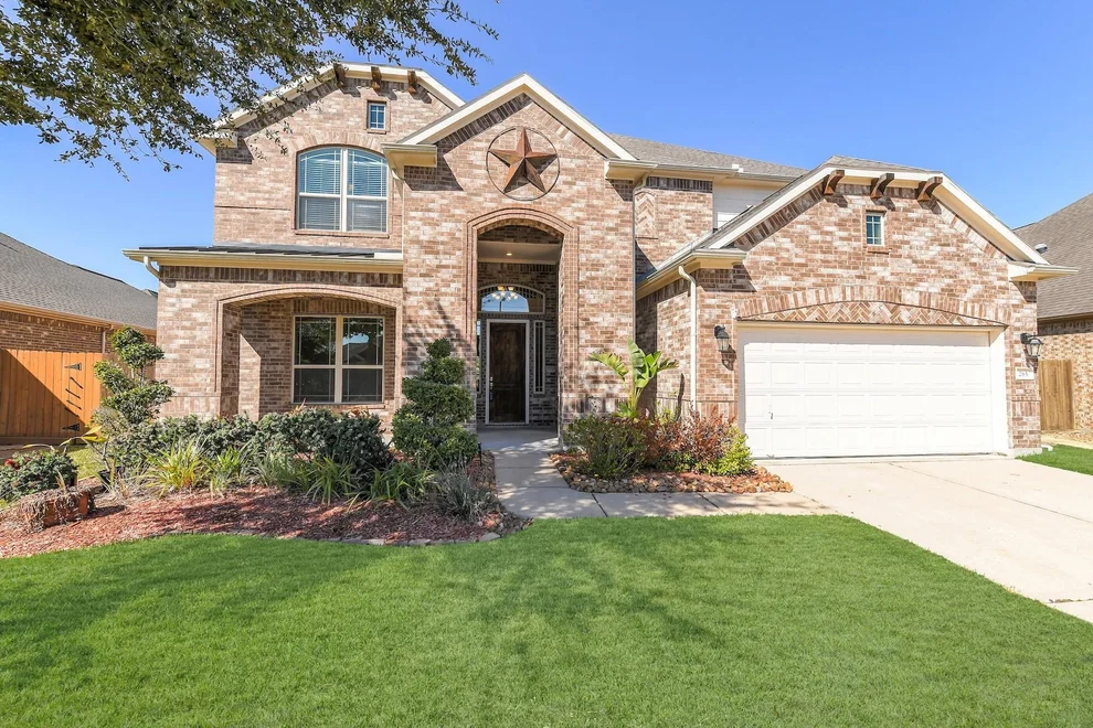 Unit for sale at 285 W Fork Drive, League City, TX 77573