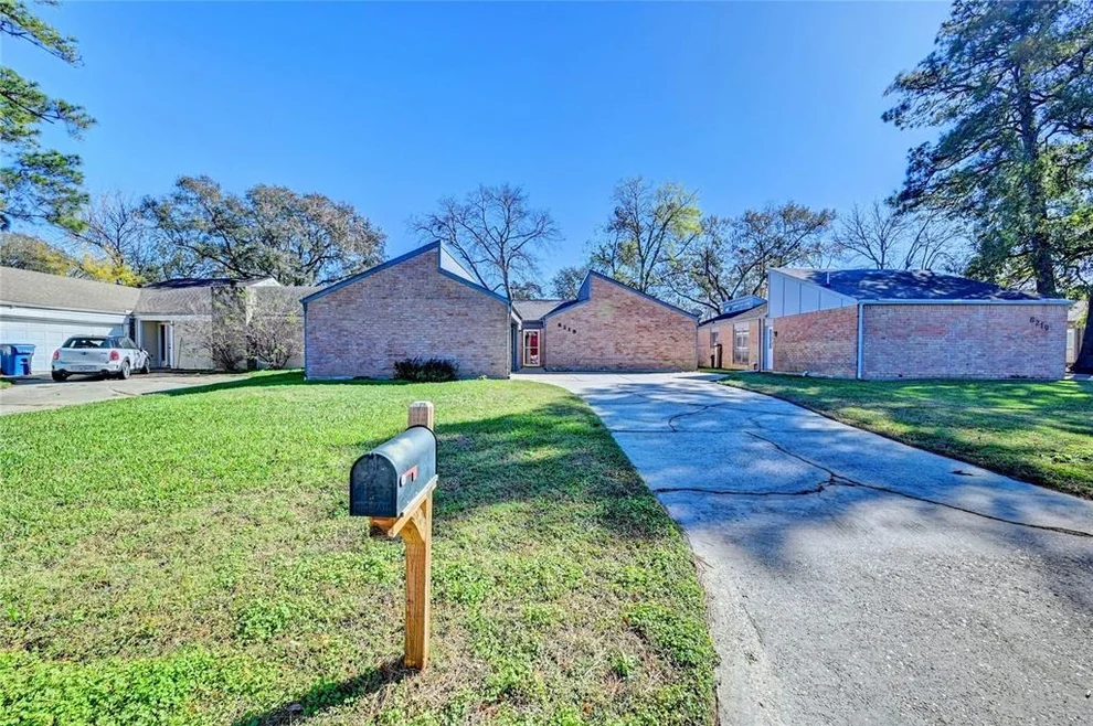 Unit for sale at 8215 Amurwood Drive, Tomball, TX 77375