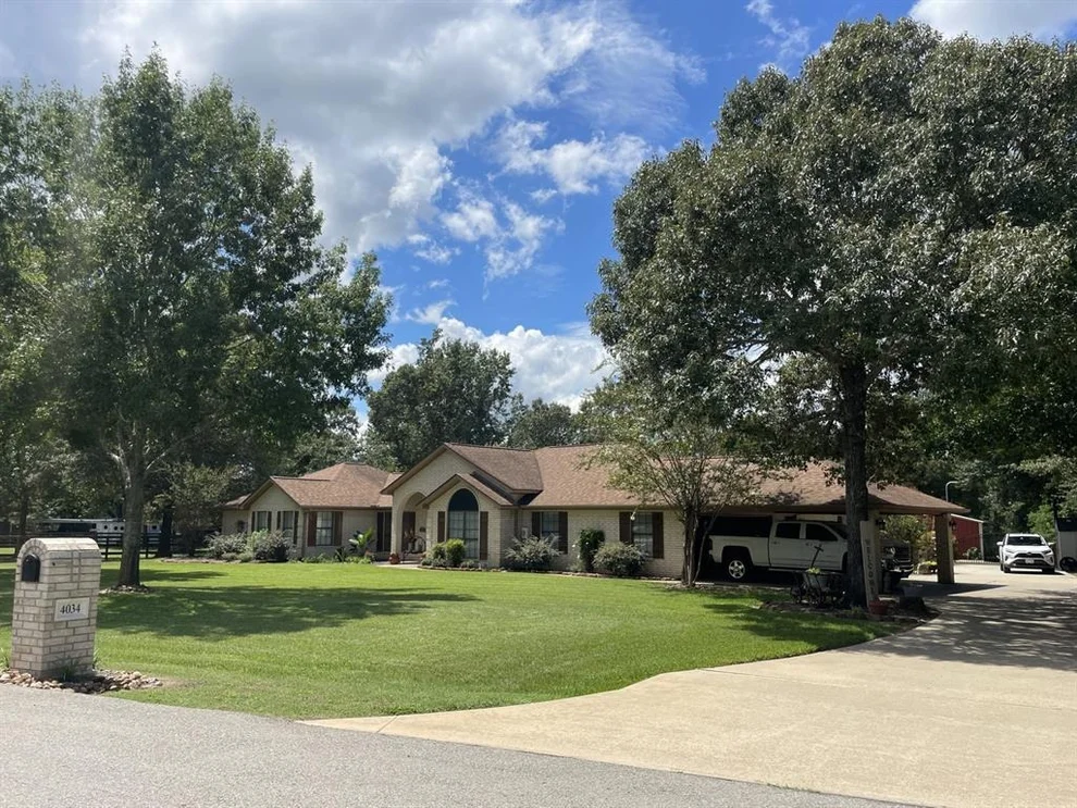 Unit for sale at 4034 Emmett Drive, Montgomery, TX 77316