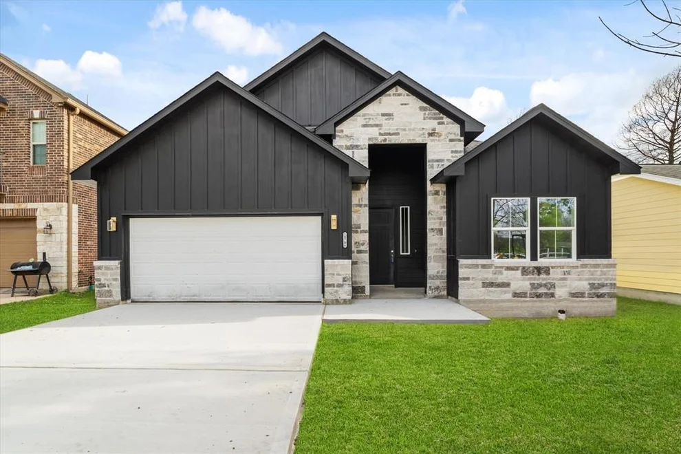 Unit for sale at 10706 Deaf Smith Street, La Porte, TX 77571