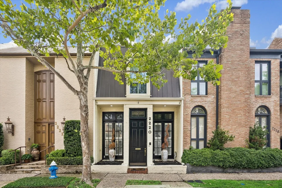 Unit for sale at 2220 Fulham Court, Houston, TX 77063