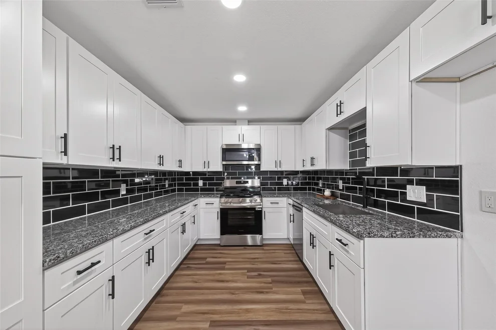 Unit for sale at 3112 Hays Street, Pasadena, TX 77503
