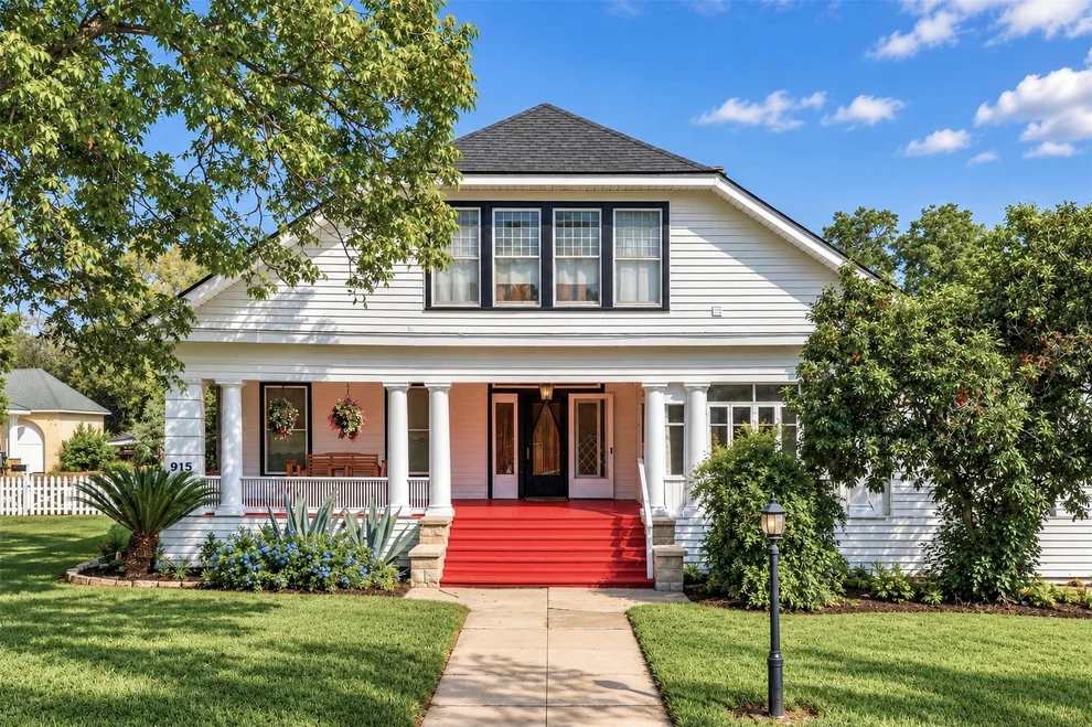Unit for sale at 915 Saint Lawrence Street, Gonzales, TX 78629