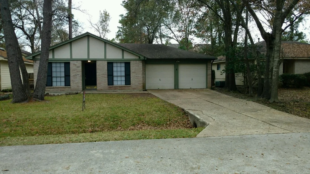 Unit for sale at 9 Capewood Court, The Woodlands, TX 77381