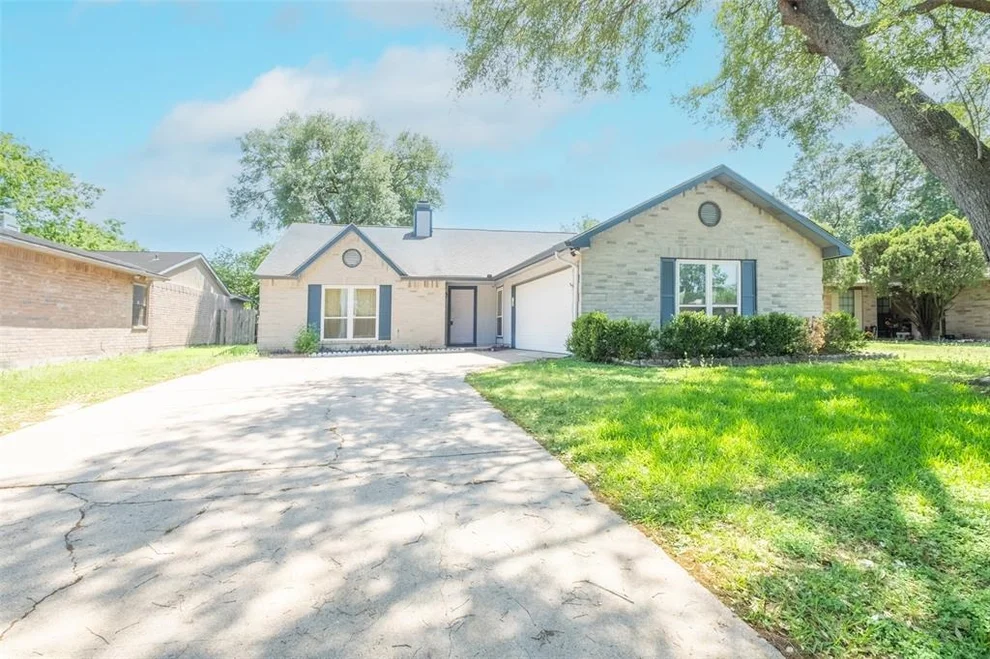 Unit for sale at 15515 Rio Del Sol Drive, Houston, TX 77083
