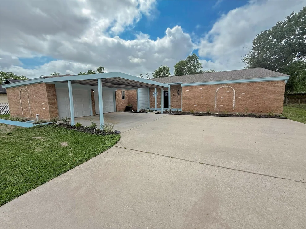 Unit for sale at 423 Baywood Street, La Porte, TX 77571