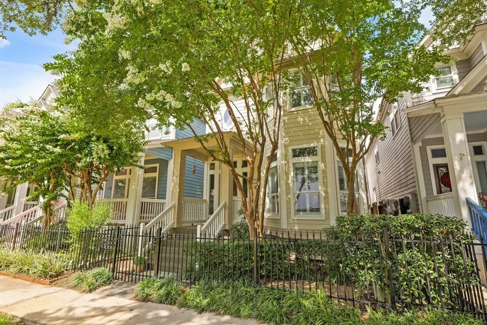 Unit for sale at 1518 Beall Street, Houston, TX 77008