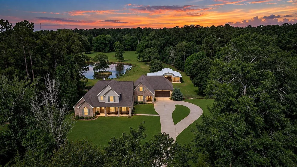 Unit for sale at 32011 Pattys Landing, Magnolia, TX 77354