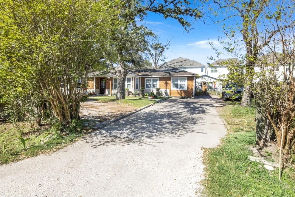 Unit for sale at 2205 Marnel Road, Houston, TX 77055
