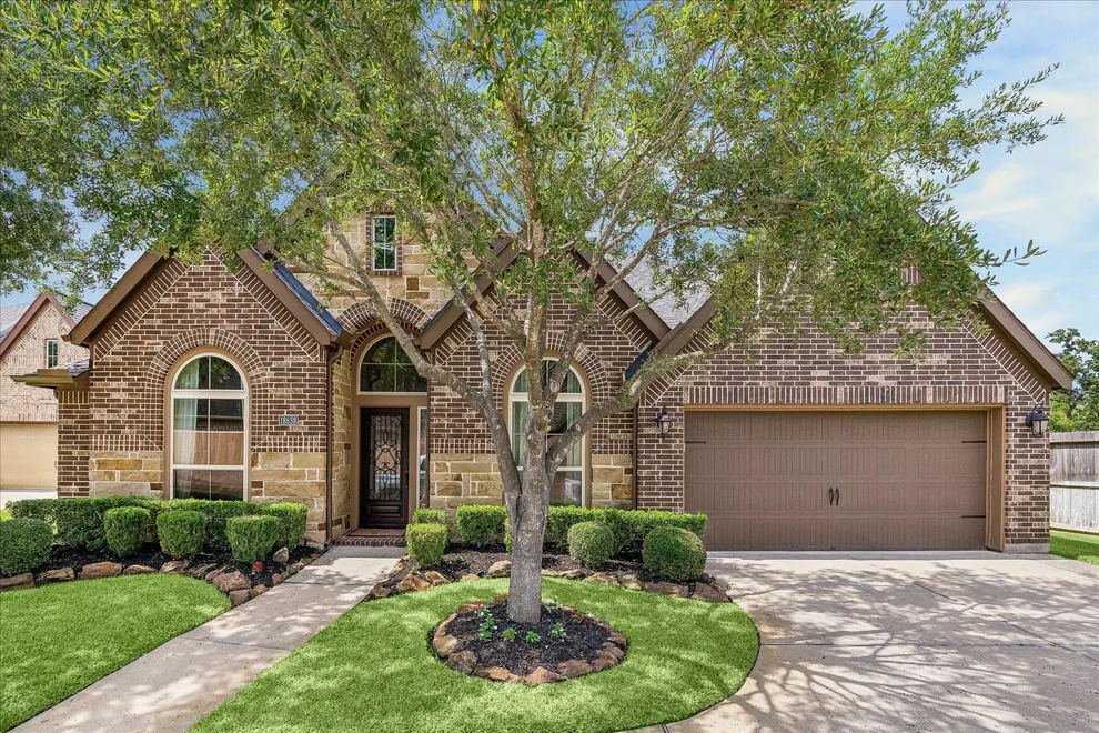 Unit for sale at 18638 Roslyn Springs Drive, Spring, TX 77388