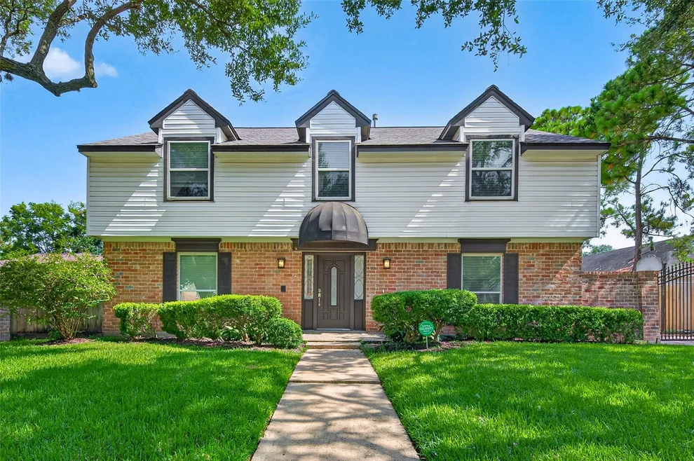 Unit for sale at 11315 Olympia Drive, Houston, TX 77077