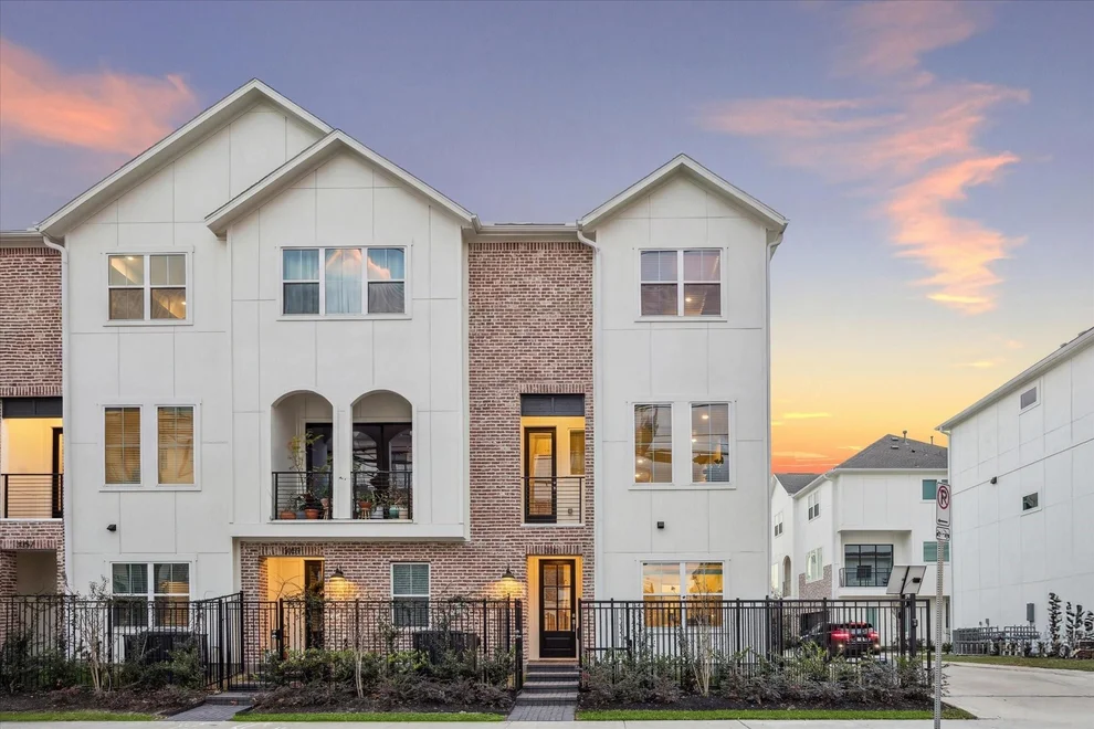 Unit for sale at 6330 Paddington Bend Drive, Houston, TX 77008