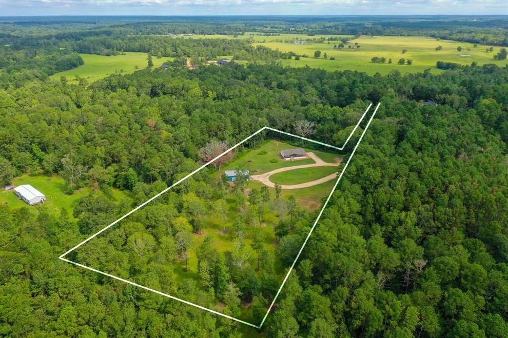 Unit for sale at 110 V Allen Lane, Coldspring, TX 77331