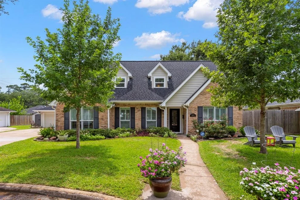Unit for sale at 4907 Twin Candle Drive, Houston, TX 77018