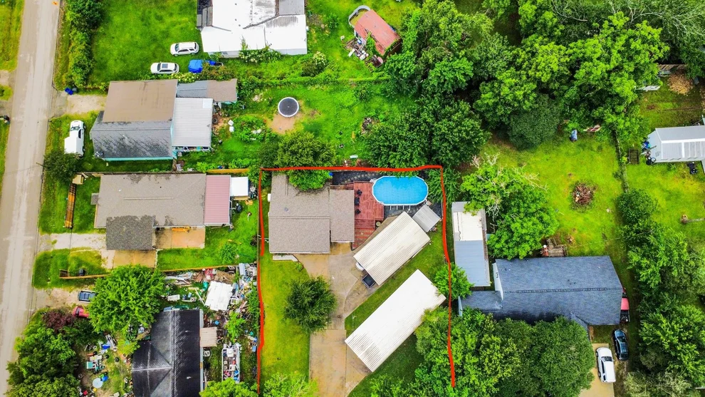Unit for sale at 204 N 6th Street, Highlands, TX 77562